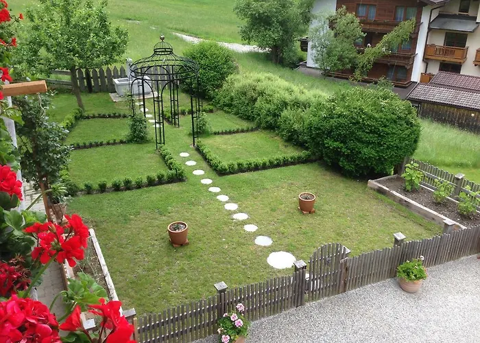 O. Tom's Huette Apartment *