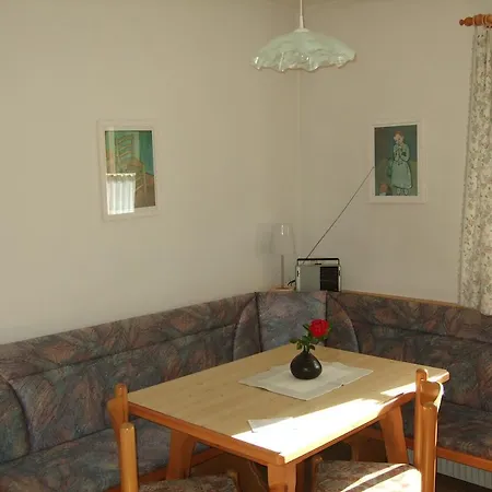 Apartment O. Tom's Huette