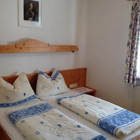 Apartment O. Tom's Huette
