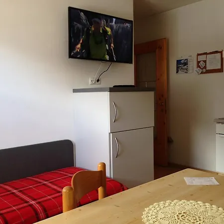 Apartment O. Tom's Huette *