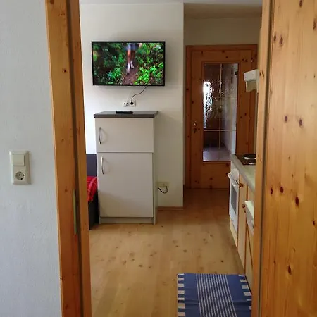 Apartment O. Tom's Huette